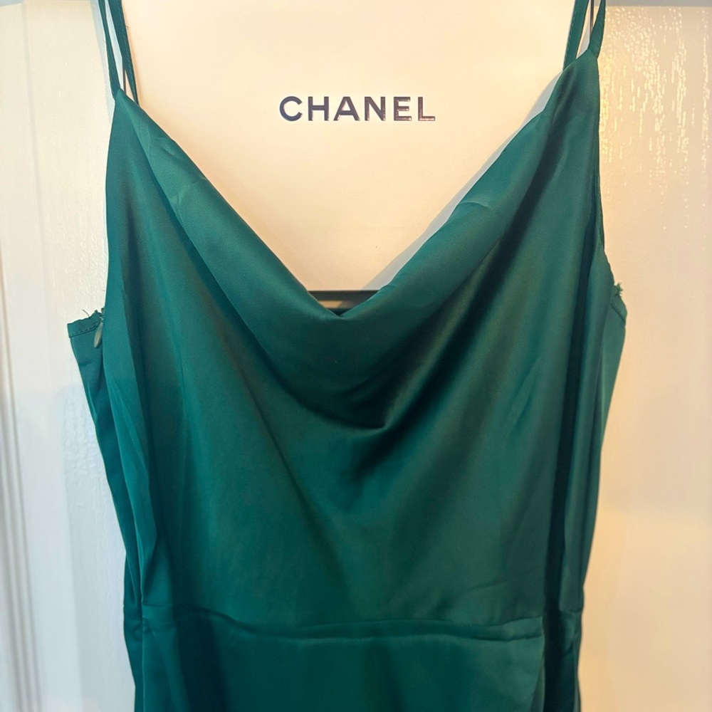 CRASHING PROM Emerald Green Midi Dress with Ruching at breast and slit Sm NWOT - Picture 12 of 12